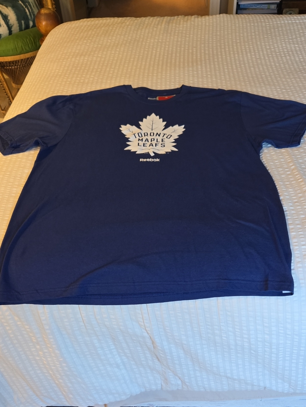 NWT Reebok NHL Navy Blue Toronto Maple Leafs Graphic Men's T-Shirt XL